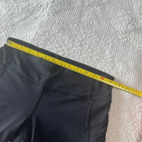 Lululemon Women's  Capri Activewear Leggings/Pants Size 6 Black Compression - Picture 9 of 11